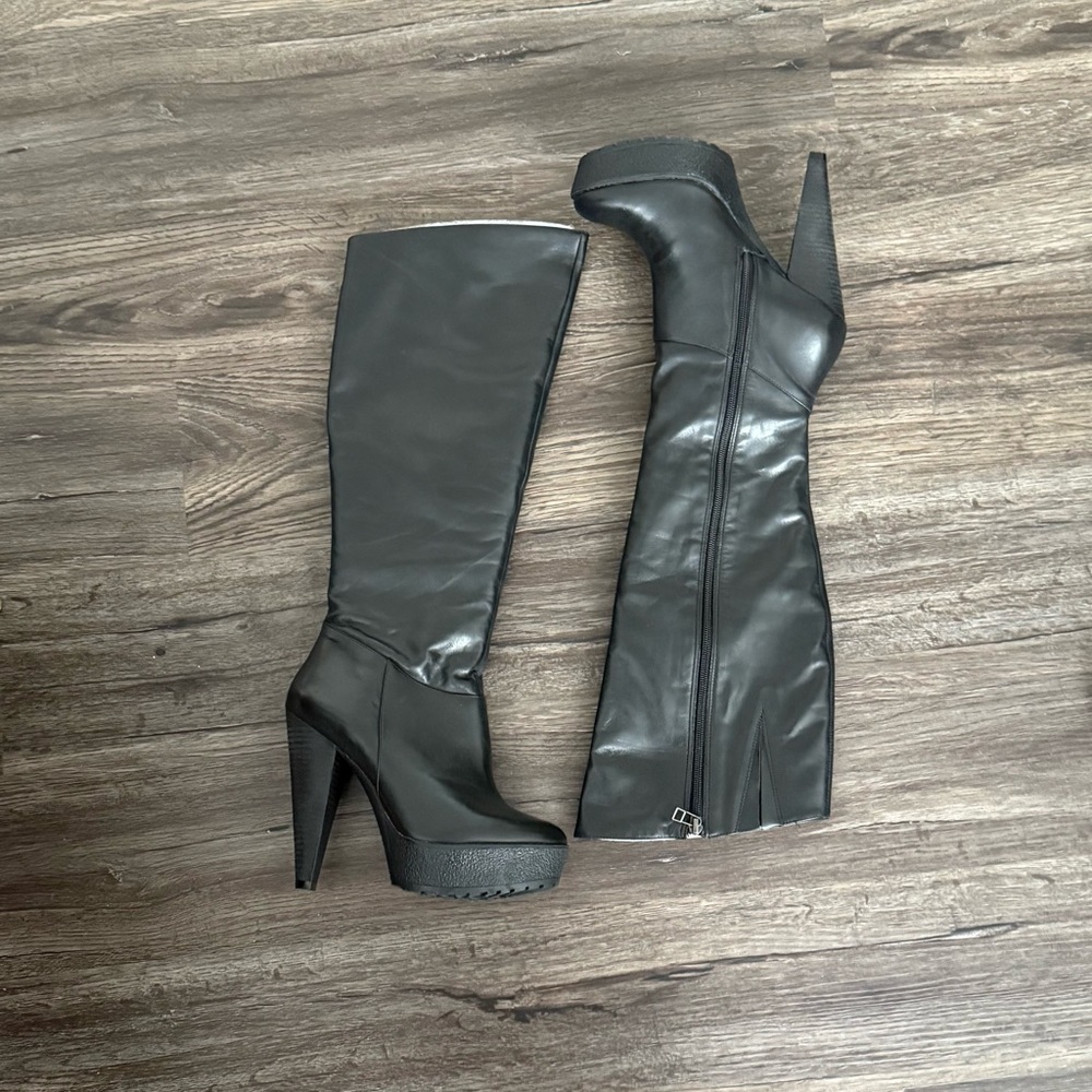 Pour La Victoire Black Heeled Boots